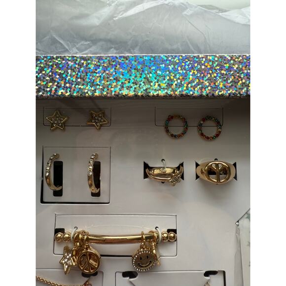 NIB Macy's - 12 Piece Holographic - Kids Gift Set - Picture 4 of 6